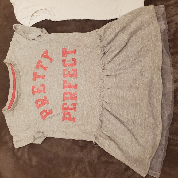 Gap and Carter's 4t tops - Picture 3 of 5